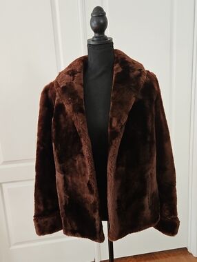 Vintage Fur Label Authority Chocolate Brown FUR Short Coat Jacket Size Medium